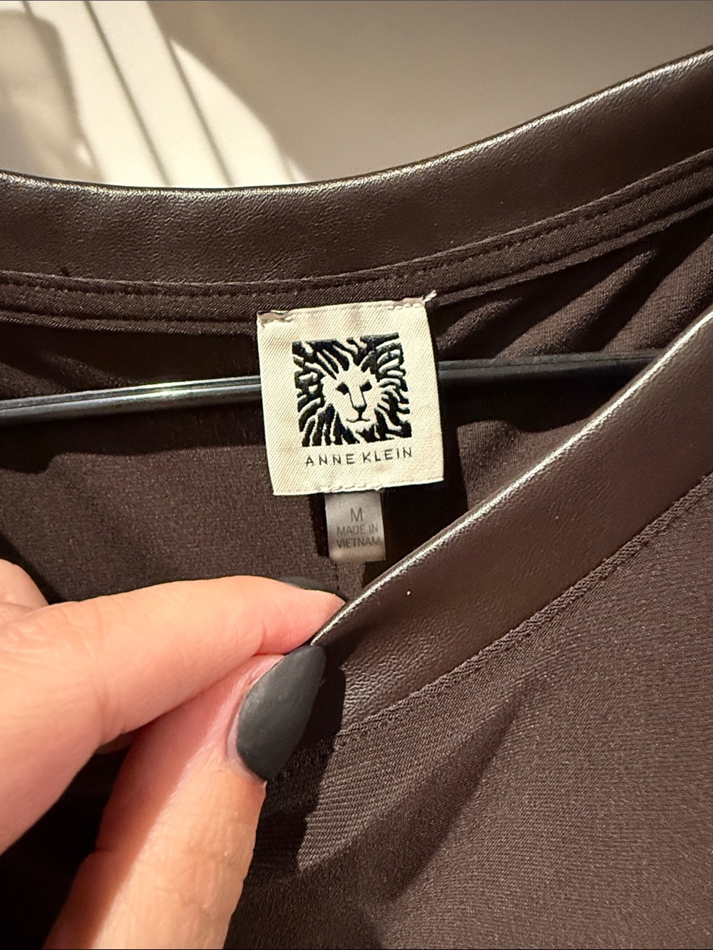 Anne Klein leather edge tee in Dark chocolate Brown - Picture 3 of 3